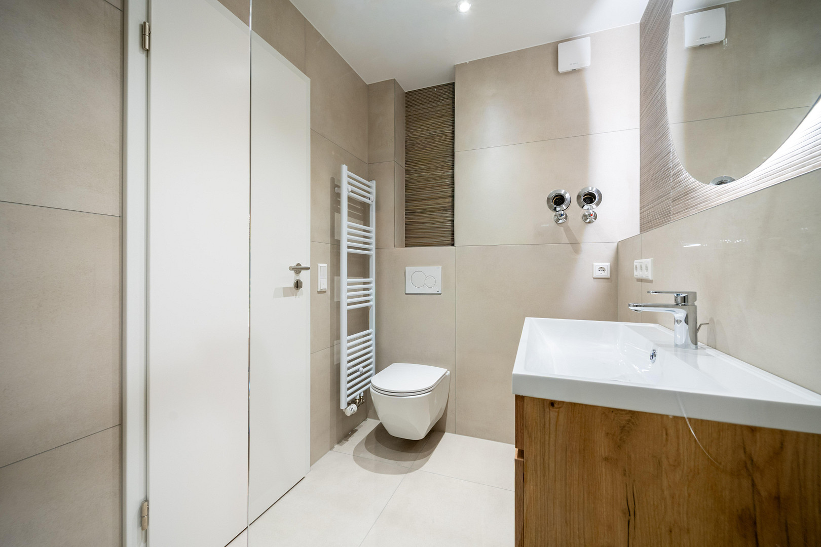 Provisionsfrei: Neue 3-Zimmer-Wohnung mit Sonnenbalkon in ruhiger Grünlage – 81927 München-Bogenhausen(Englschalking) – Vorschaubild 4