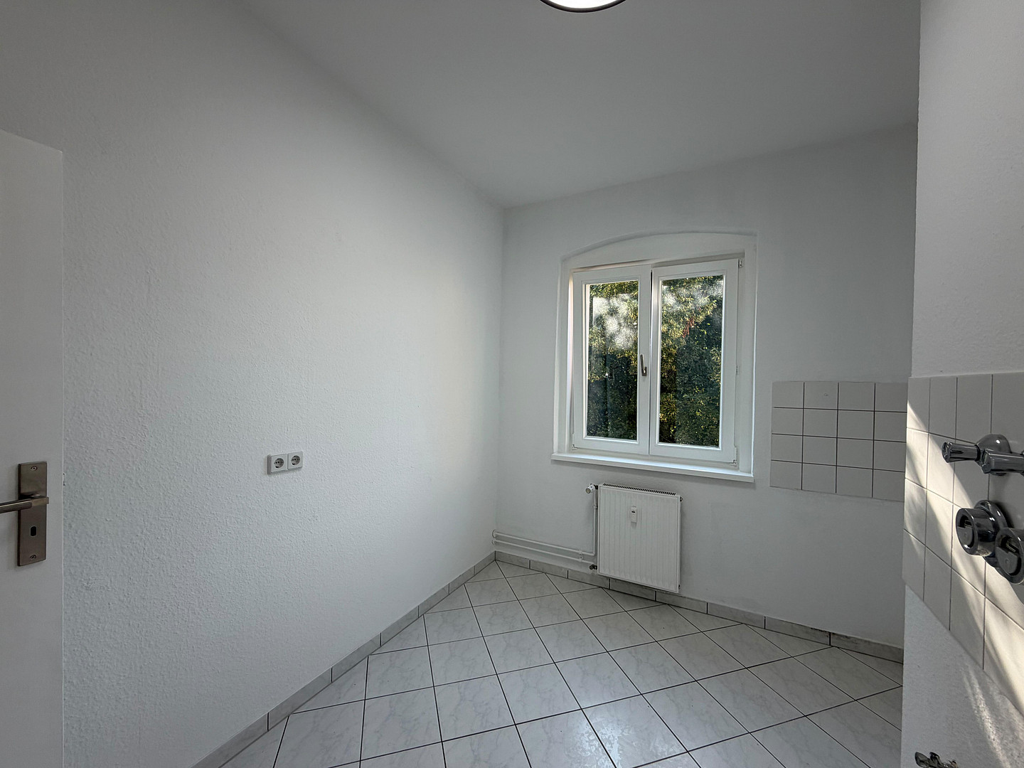 Frisch sanierte, bezugsfreie 3-Zimmer-Wohnung mit Eichenparkett in ruhiger Lage Prenzlauer Berg – Sültstraße 60, 10409 Berlin(Prenzlauer Berg) – Vorschaubild 11
