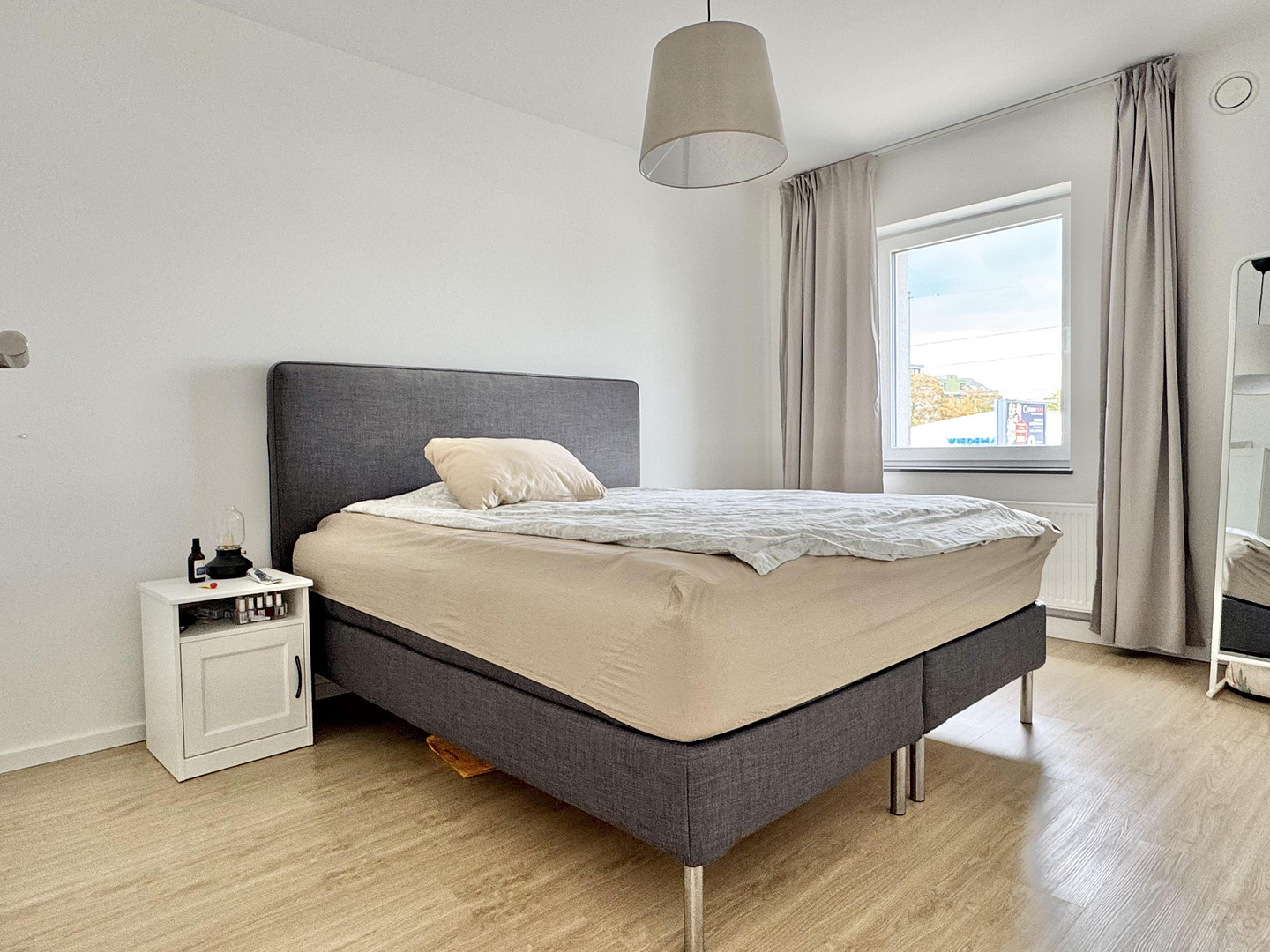 Möblierte KfW40-Wohnung mit Waschmaschine, Internet, hervorragende ÖV-Anbindung – Herforder Str. 210, 33609 Bielefeld – Vorschaubild 3