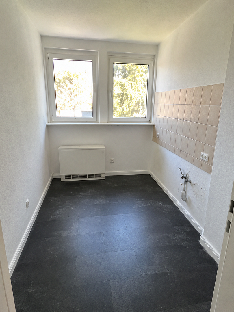 3 Zimmer DG Wohnung ohne Schrägen mit viel Stauraum und Stellplatz – Klaus-Groth-Weg 26, 31303 Burgdorf – Vorschaubild 4