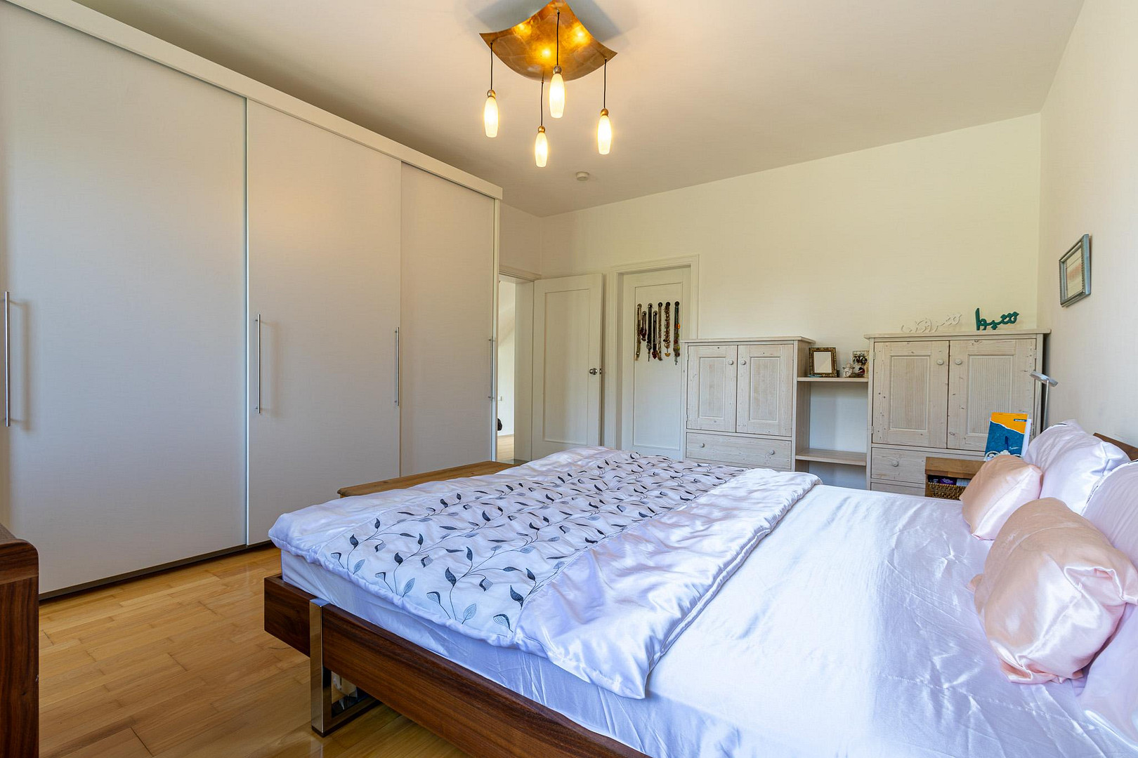 Hochwertiges Einfamilienhaus, 228 Wohnfl., 3 Etg., 5 Schlz., Terrasse, 2 Balkone, 3 Bäder & Sauna – 44141 Dortmund(Gartenstadt) – Vorschaubild 20
