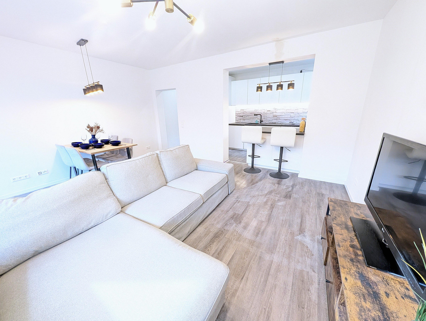 Renovierte Terassen-Wohnung in begehrter Lage Zehlendorf - sofort bezugsfrei, ohne Provision – 12207 Berlin(Lichterfelde) – Vorschaubild 2