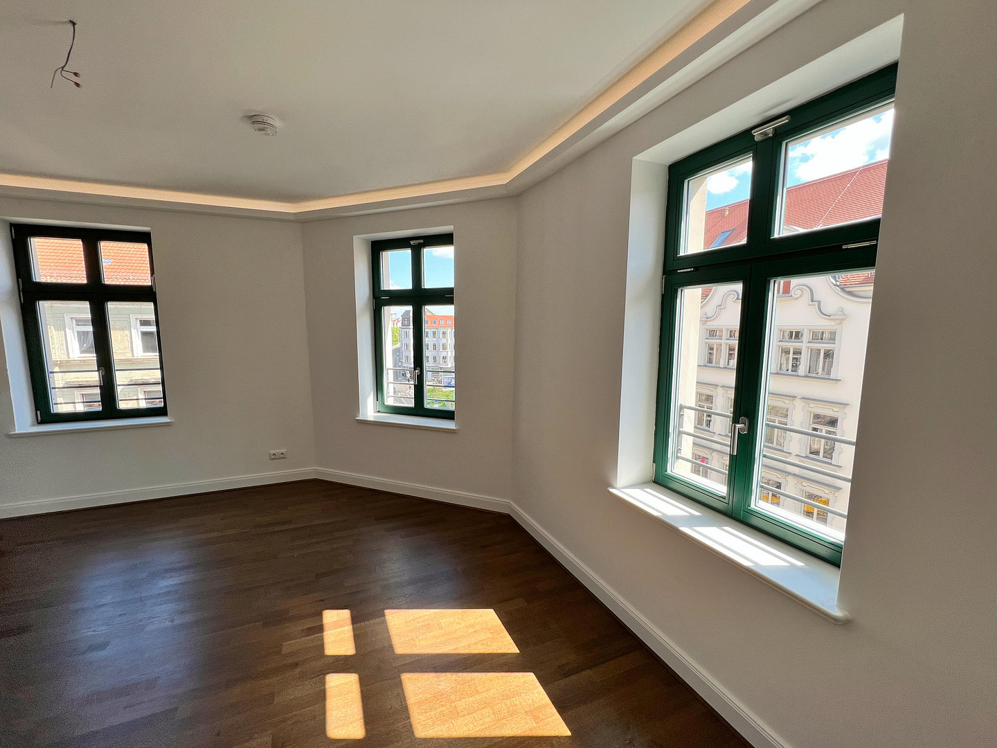 Elegant und luxuriös *dunkles Parkett * Fußbodenheizung * Lichtbänder * Tageslichtbad * Aufzug * – Wurzner Straße 11, 4315 Leipzig(Neustadt-Neuschönefeld) – Vorschaubild 7
