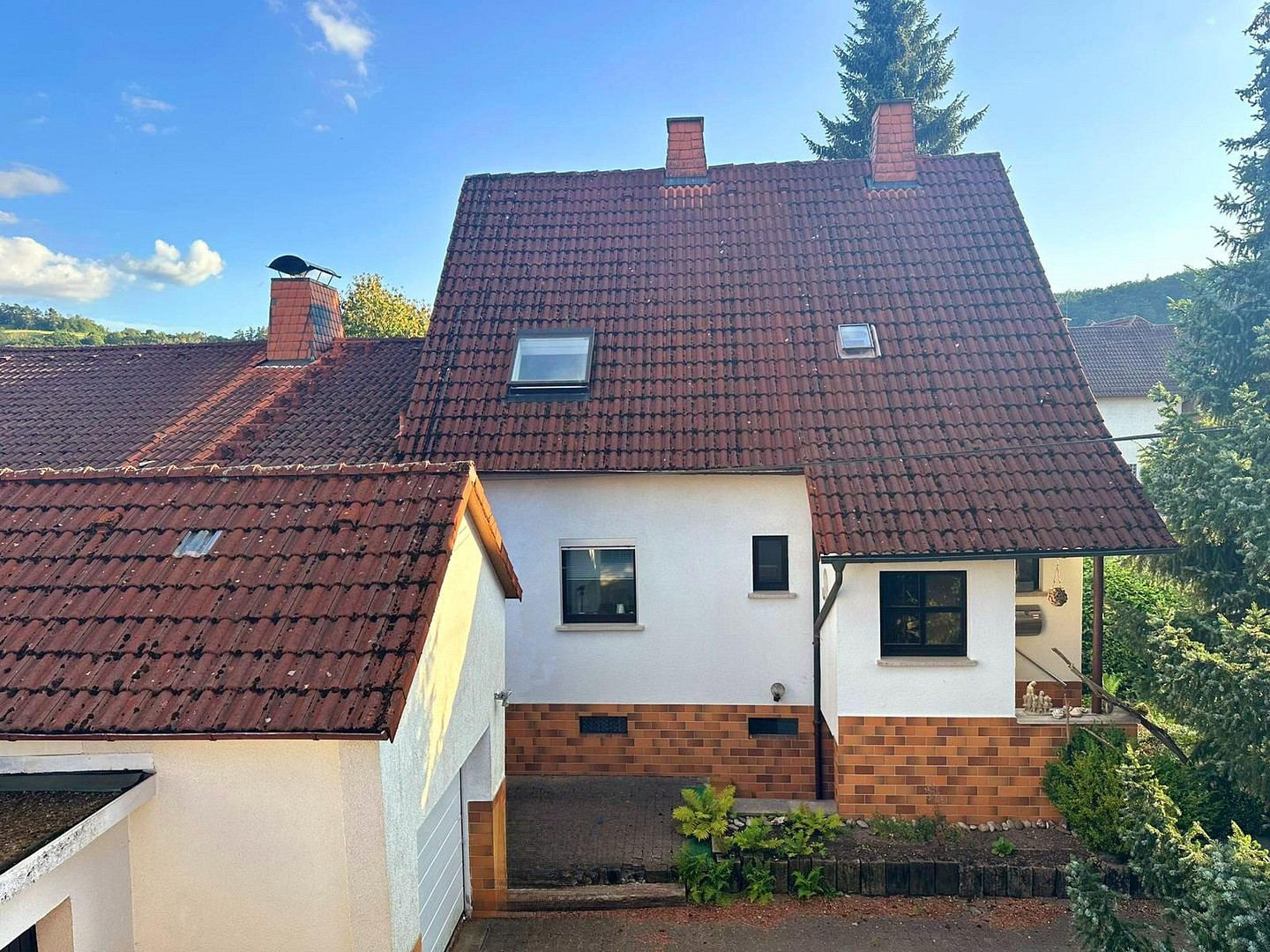 Wohnensemble aus zwei verbundenen Hausteilen – 244 m² Wohnfläche, Wintergarten & Sauna – Allee 18, 96465 Neustadt bei Coburg(Fürth am Berg) – Vorschaubild 3