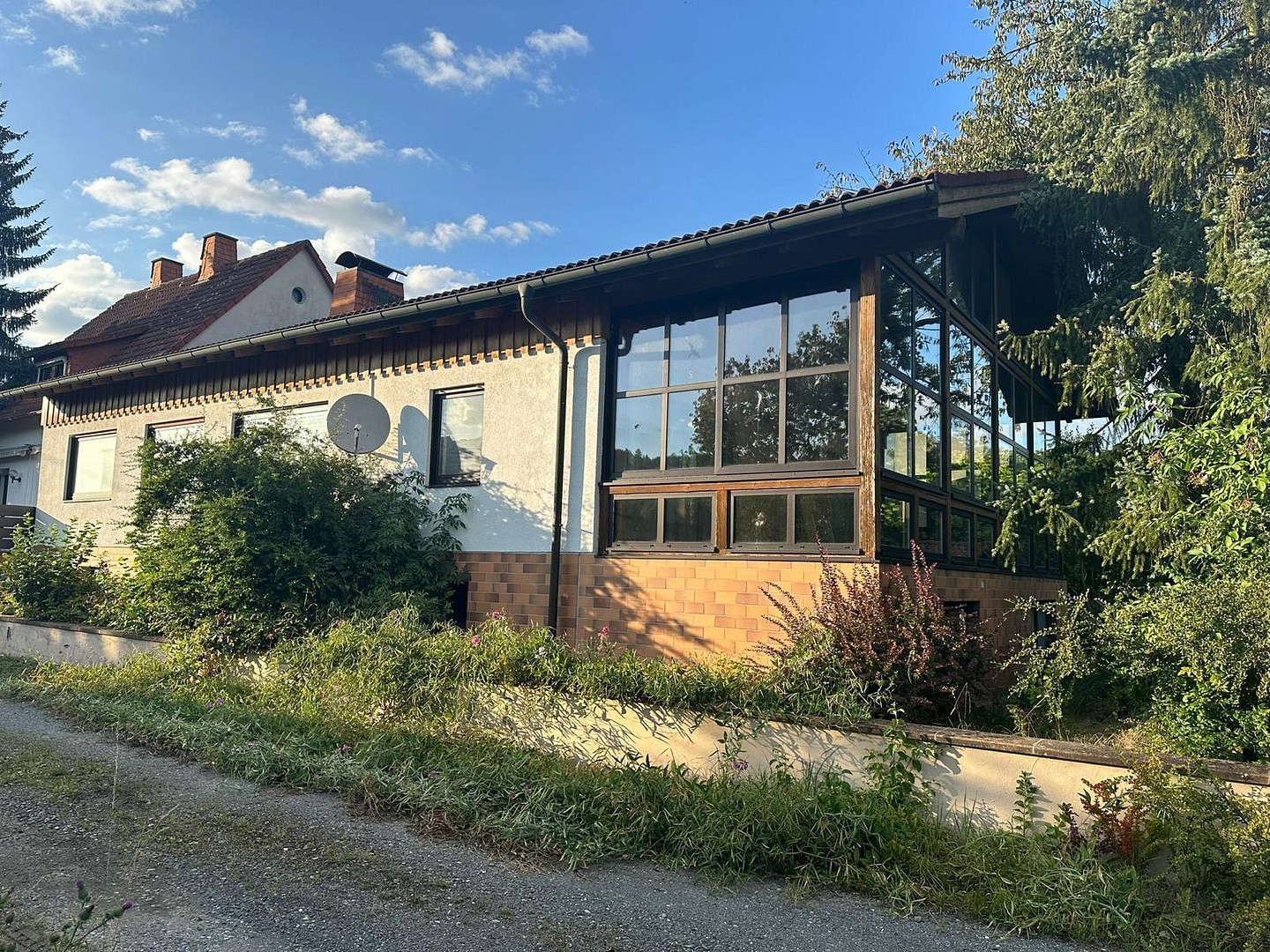 Wohnensemble aus zwei verbundenen Hausteilen – 244 m² Wohnfläche, Wintergarten & Sauna – Allee 18, 96465 Neustadt bei Coburg(Fürth am Berg) – Vorschaubild 5