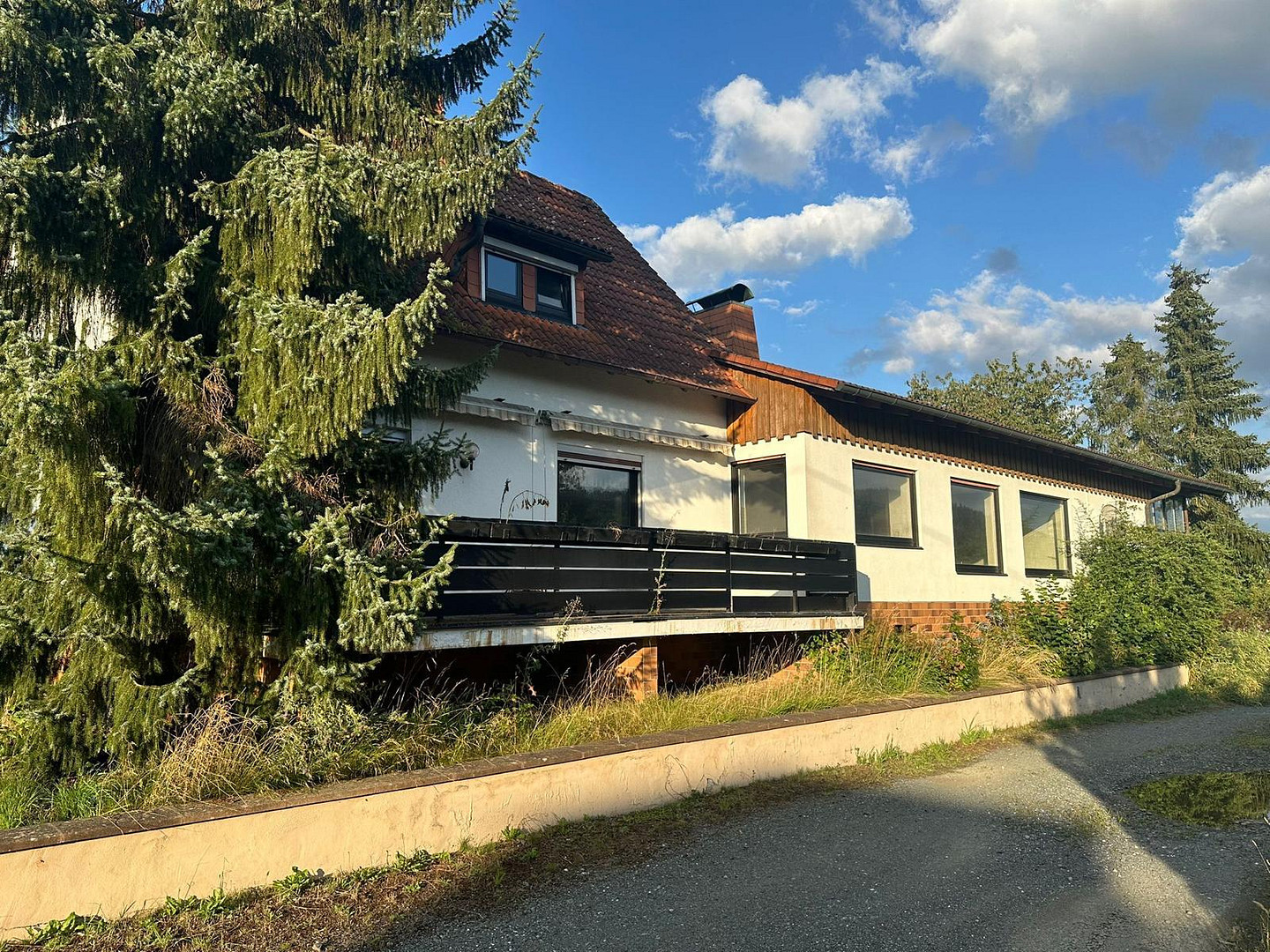 Wohnensemble aus zwei verbundenen Hausteilen – 244 m² Wohnfläche, Wintergarten & Sauna – Allee 18, 96465 Neustadt bei Coburg(Fürth am Berg) – Vorschaubild 4