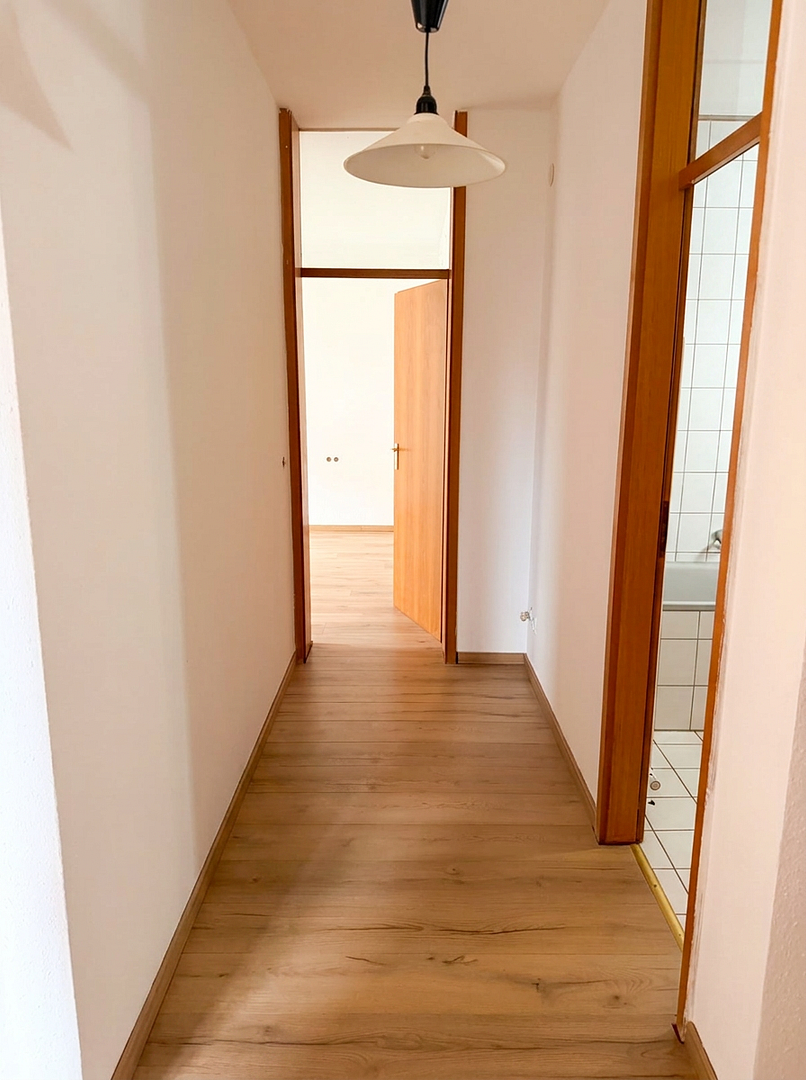 Helle 2-Zimmer-Wohnung in Kornwestheim | Terrasse, Garten, TG, renoviert & E-Rollläden – 70806 Kornwestheim – Vorschaubild 14