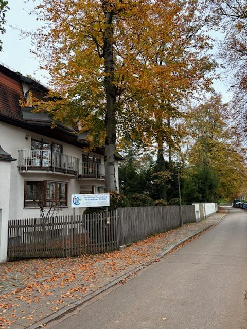 2-Zi-Wohnung, 1 Dachterrasse, 1 Loggia, EBK, Lift ab 1.9.2026 – 81479 München(Solln) – Vorschaubild 11