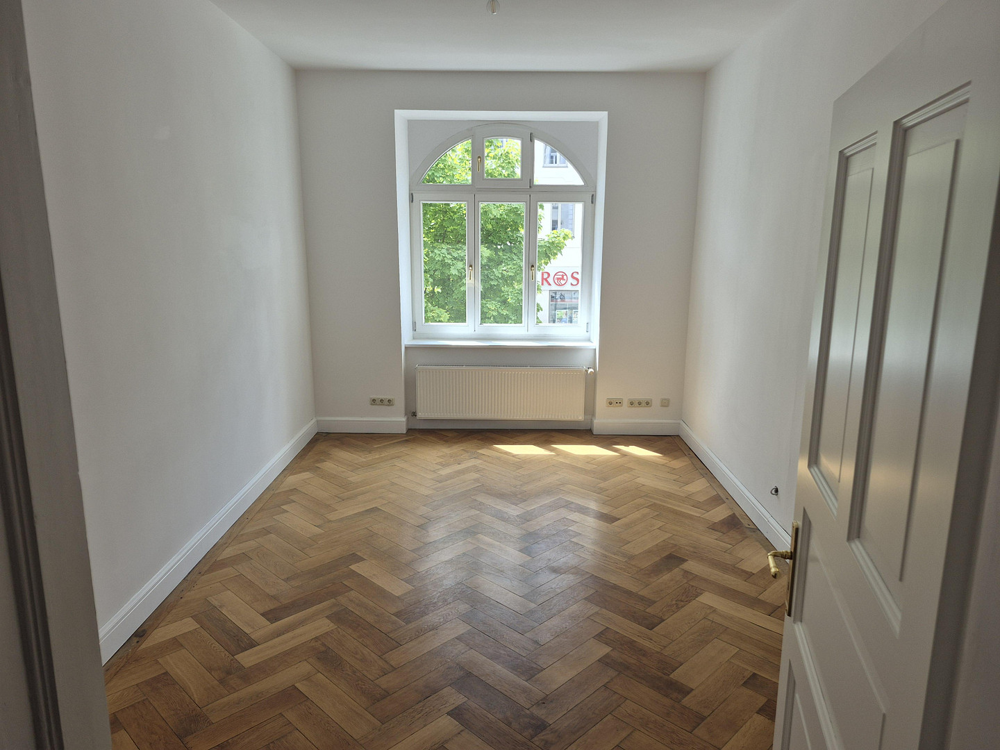 Helle, großzügig geschnittene Wohnung in denkmalgeschütztem Haus in München – 81541 München(Au) – Vorschaubild 4