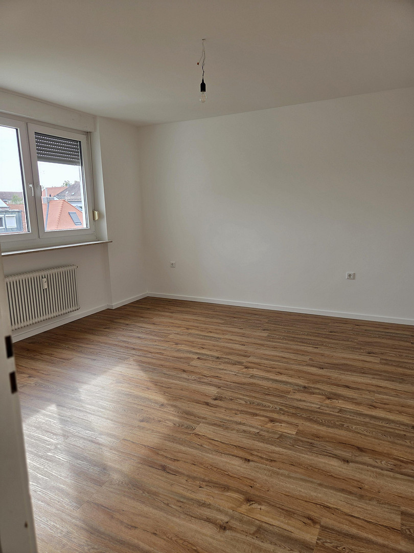 Großzügige 2-Zimmer-Wohnung mit 85,5 m², Südwest-Balkon & TG – Erstbezug nach Sanierung – Neumannstraße 40, 90763 Fürth – Vorschaubild 3