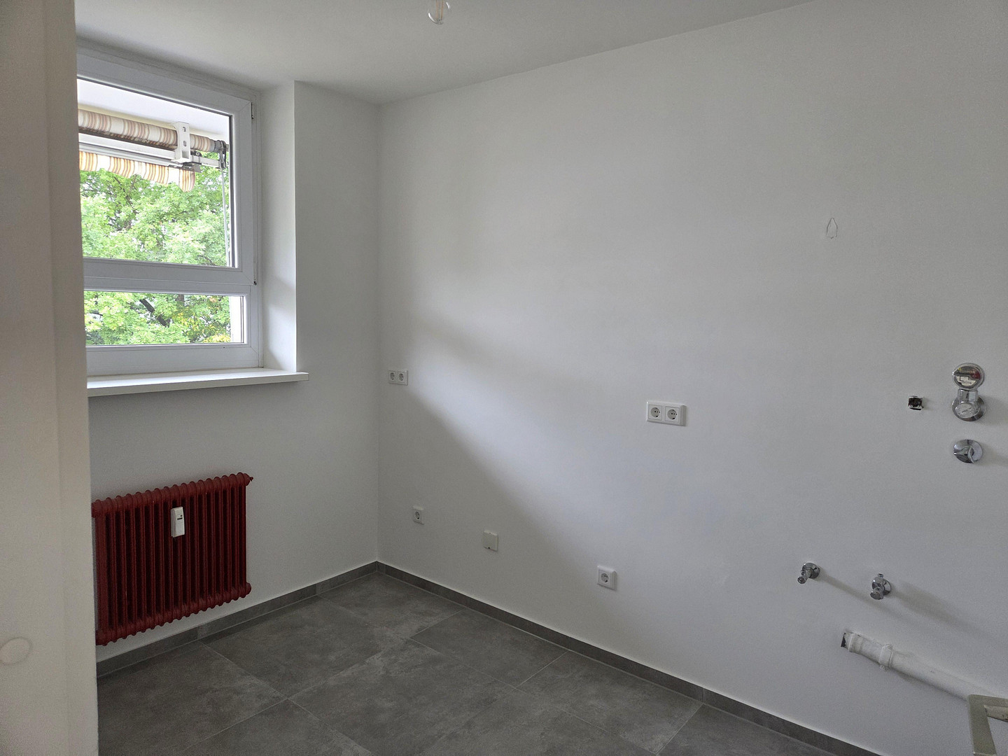 Großzügige 2-Zimmer-Wohnung mit 85,5 m², Südwest-Balkon & TG – Erstbezug nach Sanierung – Neumannstraße 40, 90763 Fürth – Vorschaubild 7