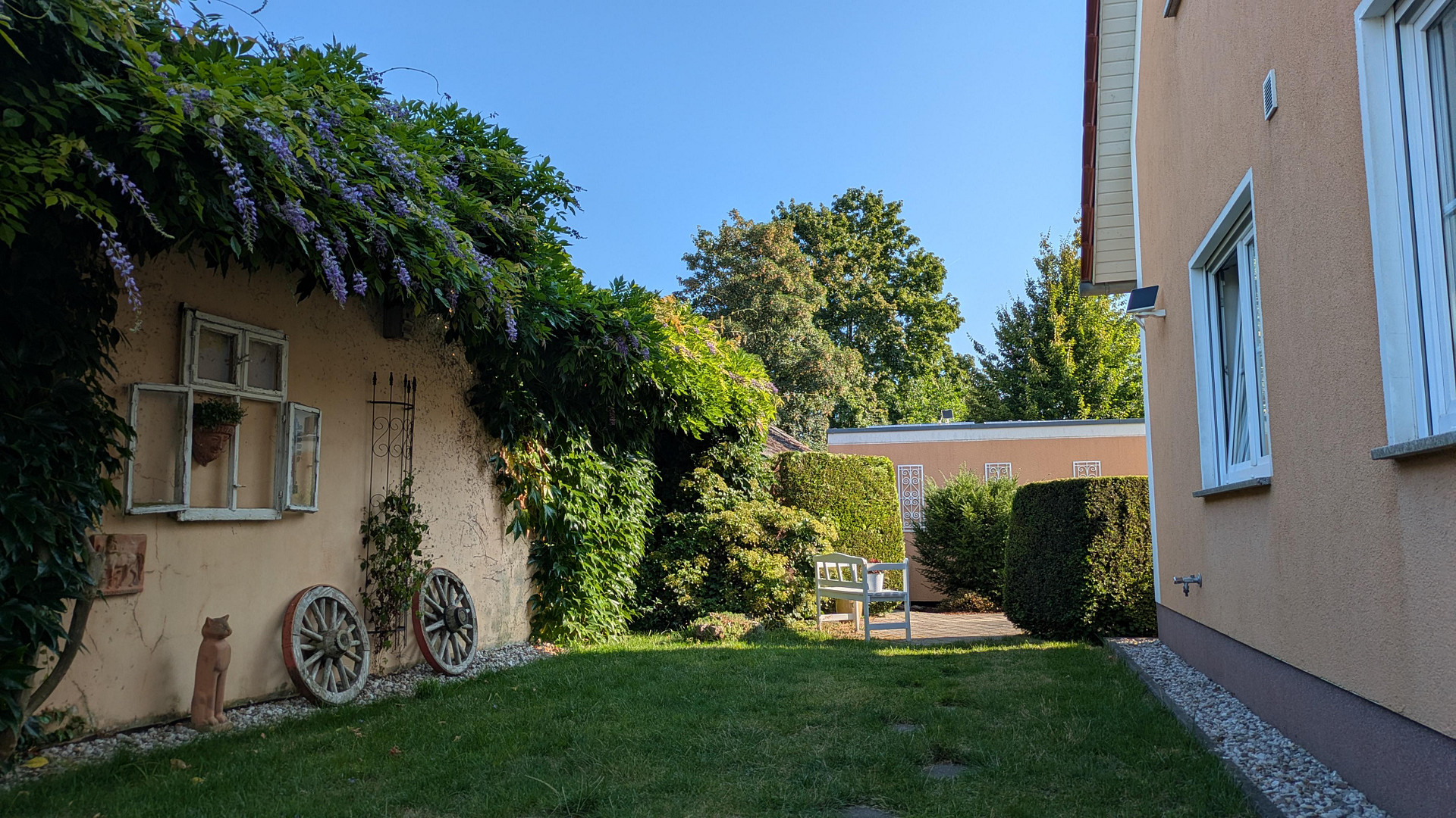 Ihr neues Zuhause, top gepflegte DHH mit Garten, Natur-Teich, Garagen und Stellplatz – 4668 Grimma – Vorschaubild 3