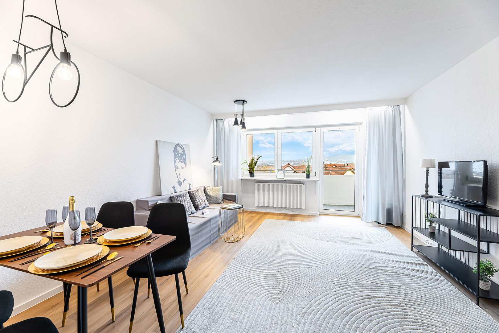 PROVISIONSFREI: Renovierte 3-Zimmer-Wohnung mit Balkon, Domblick, Aufzug und Garage. – Seebachmarter 6, 96103 Hallstadt – Vorschaubild 2