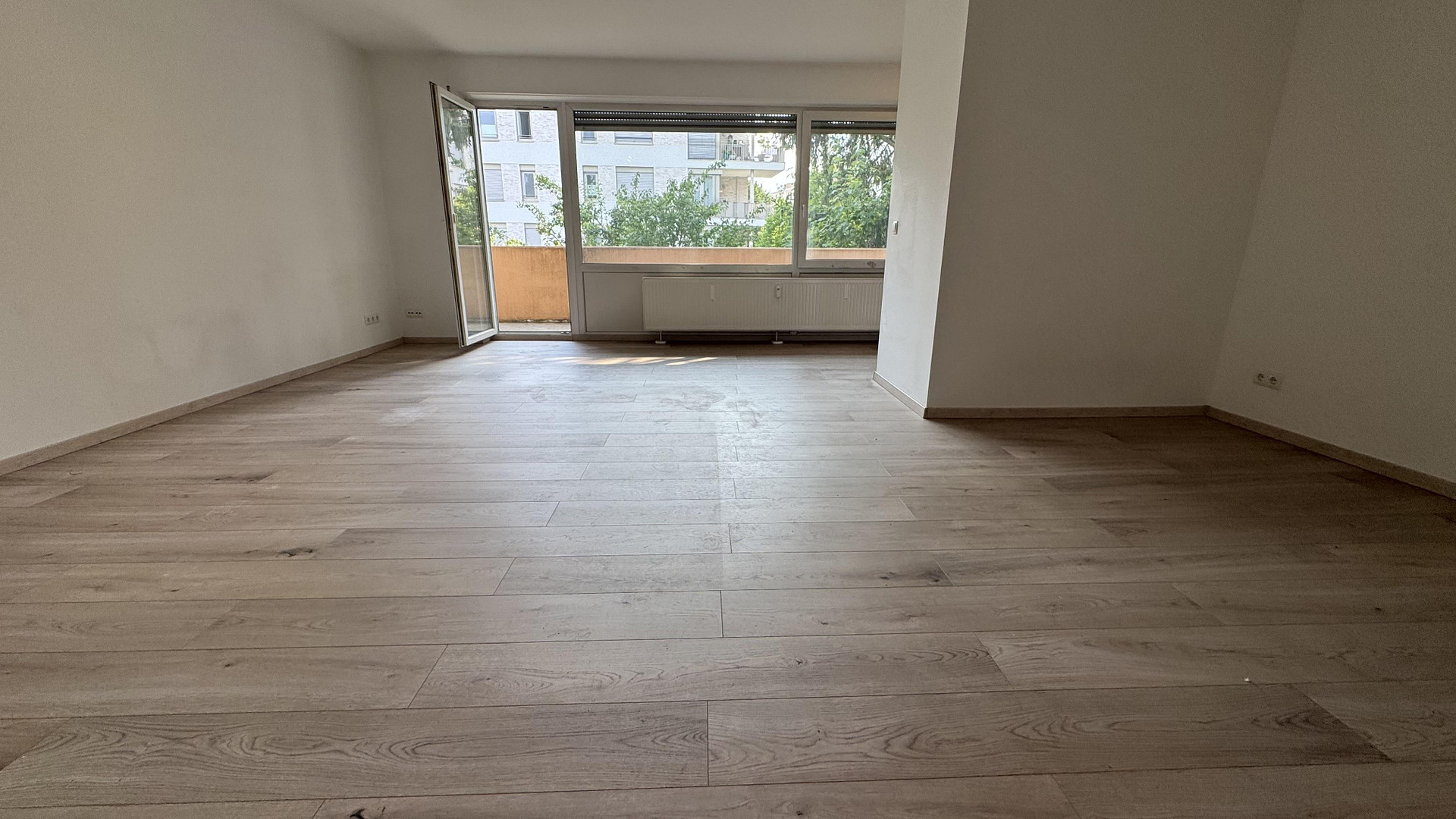 TOP RENOVIERTE 1-ZIMMER-WOHNUNG MIT NEUER EBK, BALKON & PKW-STELLPLATZ – Nansenstrasse 11, 65203 Wiesbaden-Biebrich(Wiesbaden) – Vorschaubild 2