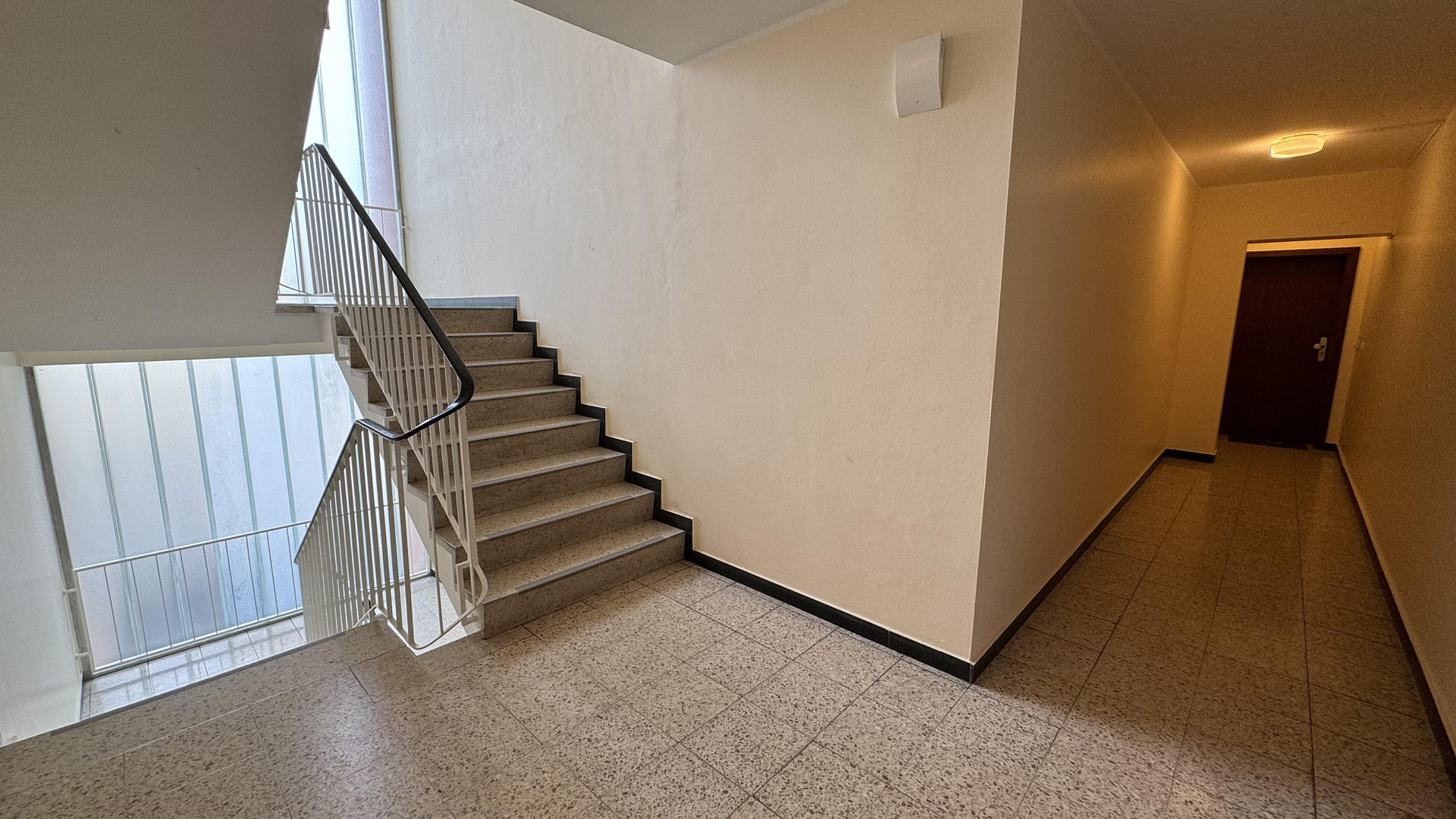 TOP RENOVIERTE 1-ZIMMER-WOHNUNG MIT NEUER EBK, BALKON & PKW-STELLPLATZ – Nansenstrasse 11, 65203 Wiesbaden-Biebrich(Wiesbaden) – Vorschaubild 9