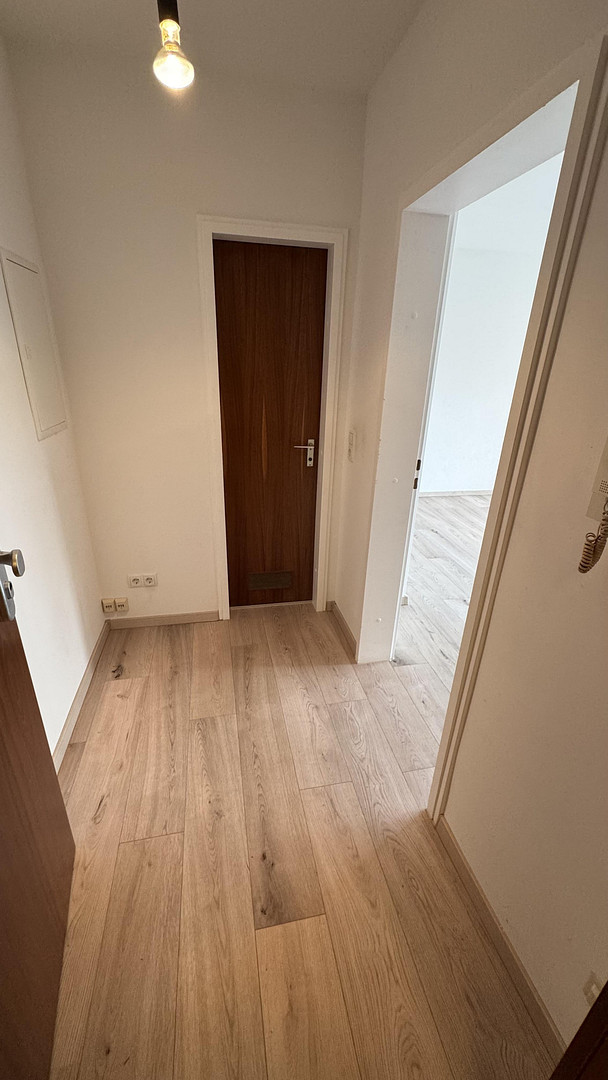 TOP RENOVIERTE 1-ZIMMER-WOHNUNG MIT NEUER EBK, BALKON & PKW-STELLPLATZ – Nansenstrasse 11, 65203 Wiesbaden-Biebrich(Wiesbaden) – Vorschaubild 8