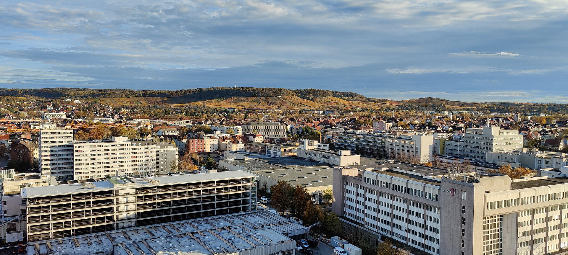 Zentrale und möblierte 1-Zimmer-Wohnung mit traumhafter Aussicht – Rosenbergstraße 44, 74074 Heilbronn – Vorschaubild 3