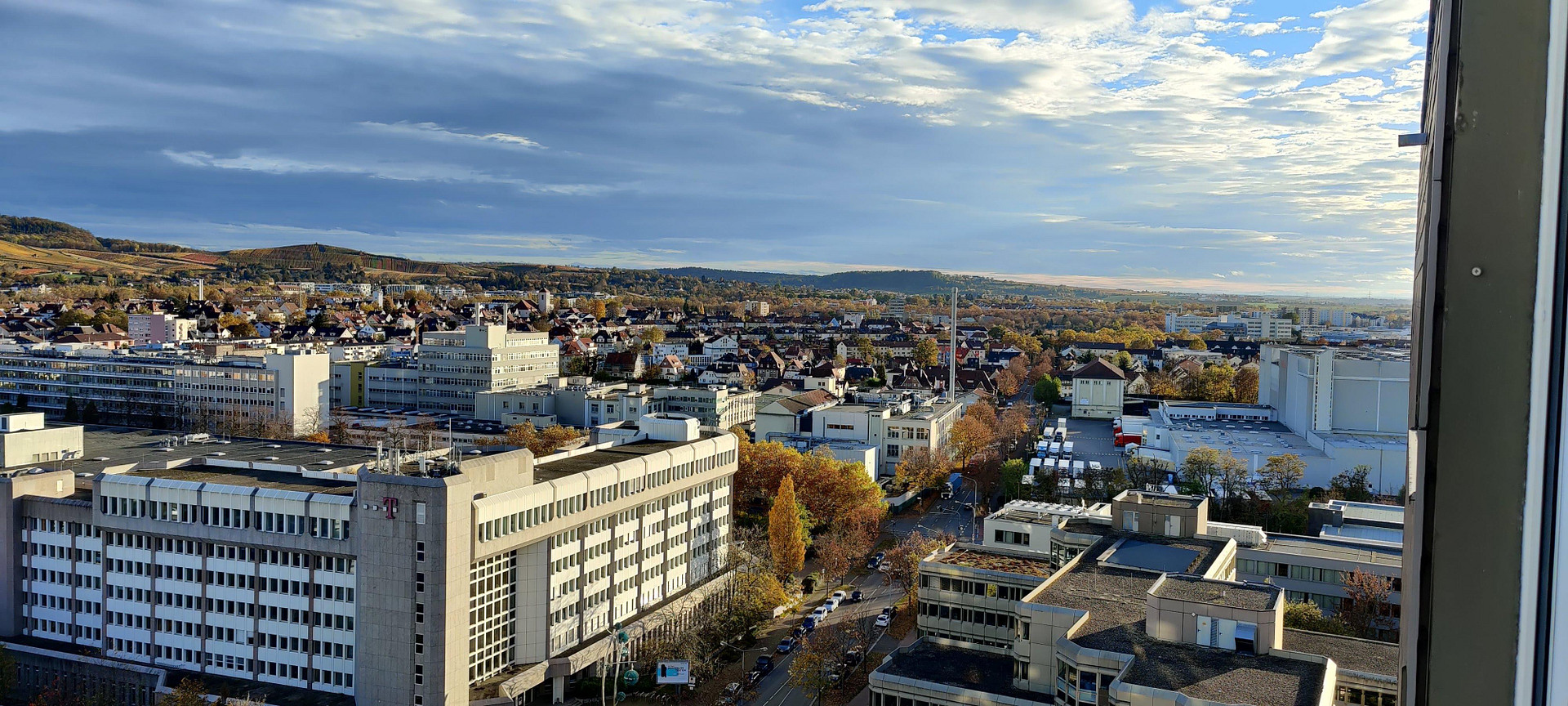 Zentrale und möblierte 1-Zimmer-Wohnung mit traumhafter Aussicht – Rosenbergstraße 44, 74074 Heilbronn – Vorschaubild 4
