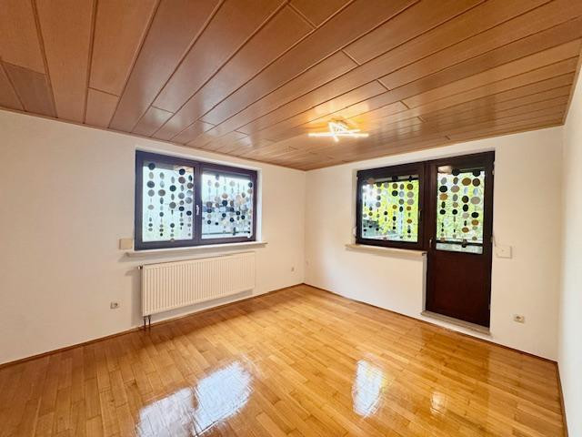 Gepflegte 3-Zimmer-Erdgeschosswohnung mit Balkon, neuer Einbauküche und Garten in Reckendorf – Greifenklaustraße 12, 96182 Reckendorf – Vorschaubild 6