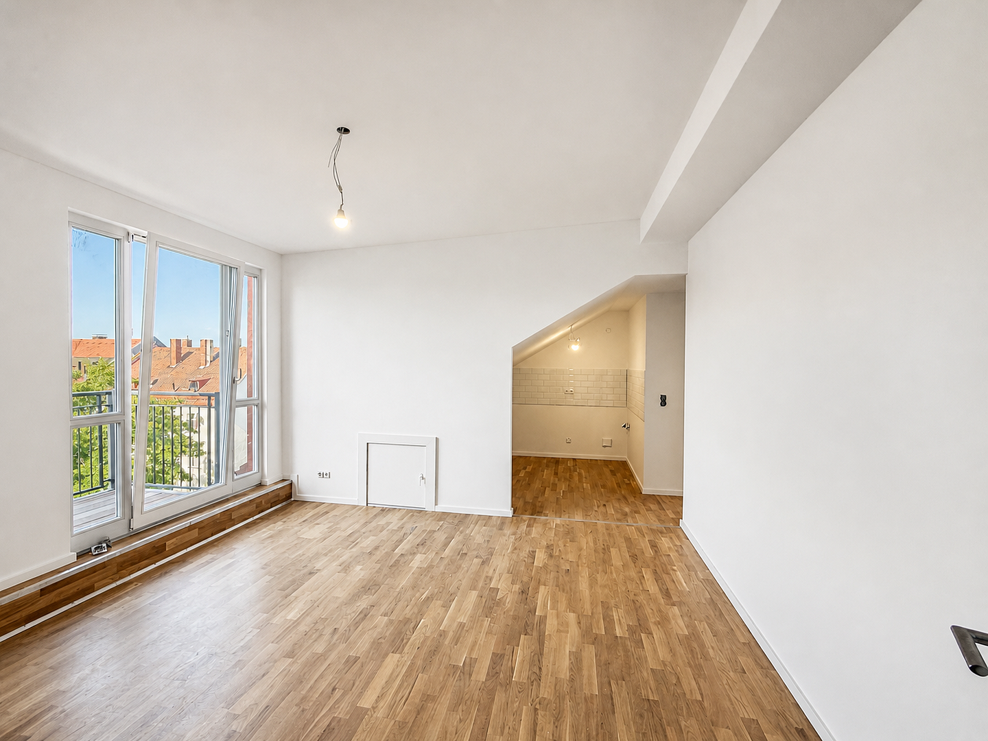 Erstbezug nach Dachausbau: Helle 2-Zimmer-Wohnung mit Einbauküche und Balkon – 90429 Nürnberg(Bärenschanze) – Vorschaubild 3