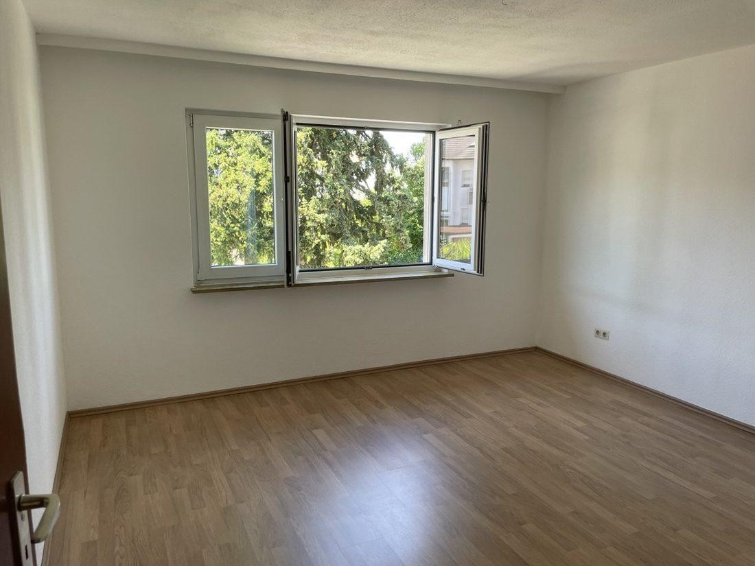 Helle 3-Zimmer-Wohnung mit Balkon & Stellplatz in Karlsruhe-Wolfartsweier – Steinbügelstraße 23, 76228 Karlsruhe(Wolfartsweier) – Vorschaubild 4