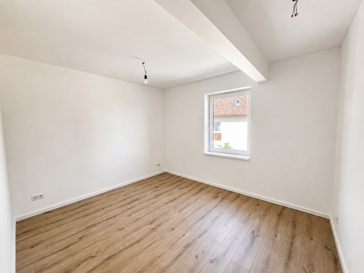 Erstbezug nach Kernsanierung | Moderne 3 Zimmer Wohnung mit Einbauküche – 91054 Erlangen(Sieglitzhof) – Vorschaubild 3