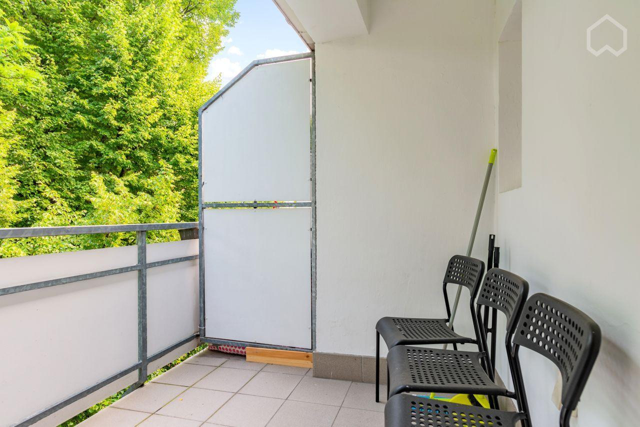 Bezugsfrei & Möbliert: Hell geschnittene 2-Zi.-ETW mit Balkon in Essen-Ostviertel (Provisionsfrei) – Friedbergstraße 2a, 45127 Essen(Holsterhausen) – Vorschaubild 7