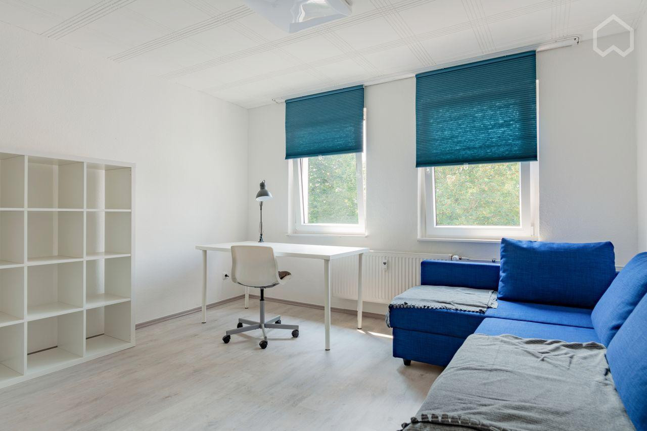 Bezugsfrei & Möbliert: Hell geschnittene 2-Zi.-ETW mit Balkon in Essen-Ostviertel (Provisionsfrei) – Friedbergstraße 2a, 45127 Essen(Holsterhausen) – Vorschaubild 9