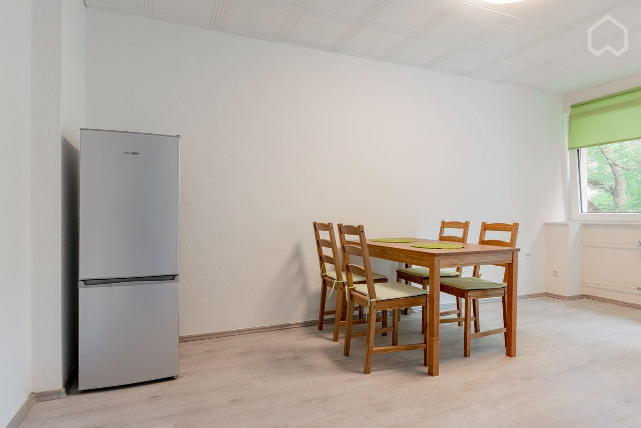 Bezugsfrei & Möbliert: Hell geschnittene 2-Zi.-ETW mit Balkon in Essen-Ostviertel (Provisionsfrei) – Friedbergstraße 2a, 45127 Essen(Holsterhausen) – Vorschaubild 2