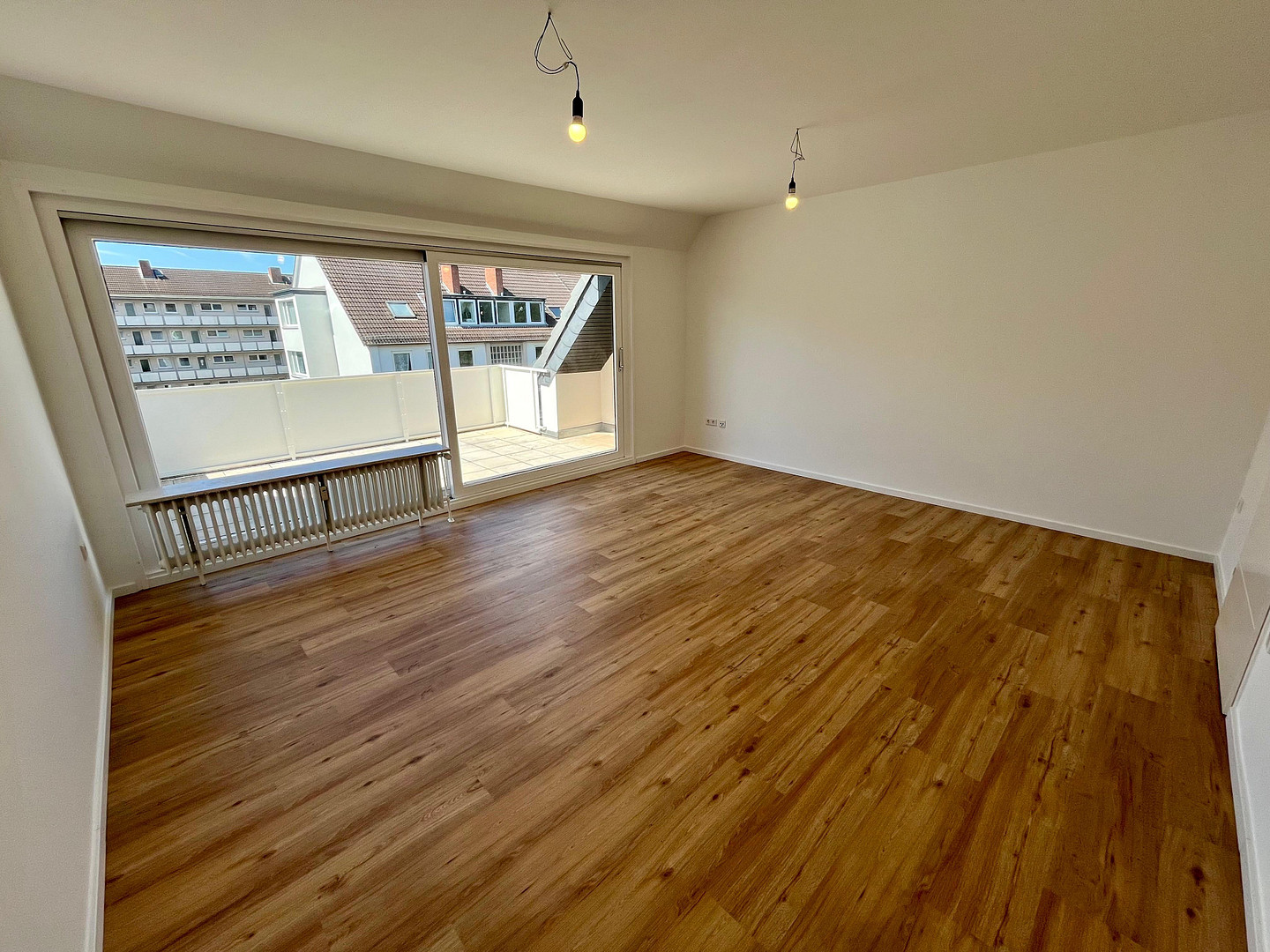 Provisionsfrei: 4-Zimmer-Dachgeschosswohnung mit Südbalkon & Garagenstellplatz in Schwachhausen – Scharnhorststraße, 28211 Bremen(Schwachhausen) – Vorschaubild 3