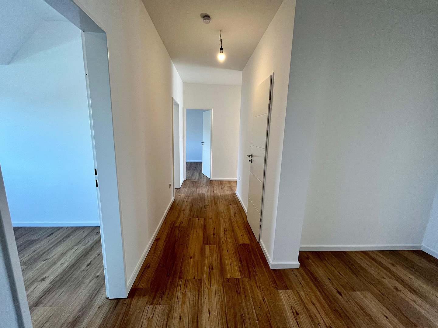 Provisionsfrei: 4-Zimmer-Dachgeschosswohnung mit Südbalkon & Garagenstellplatz in Schwachhausen – Scharnhorststraße, 28211 Bremen(Schwachhausen) – Vorschaubild 4