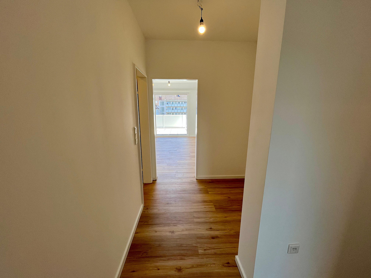 Provisionsfrei: 4-Zimmer-Dachgeschosswohnung mit Südbalkon & Garagenstellplatz in Schwachhausen – Scharnhorststraße, 28211 Bremen(Schwachhausen) – Vorschaubild 8