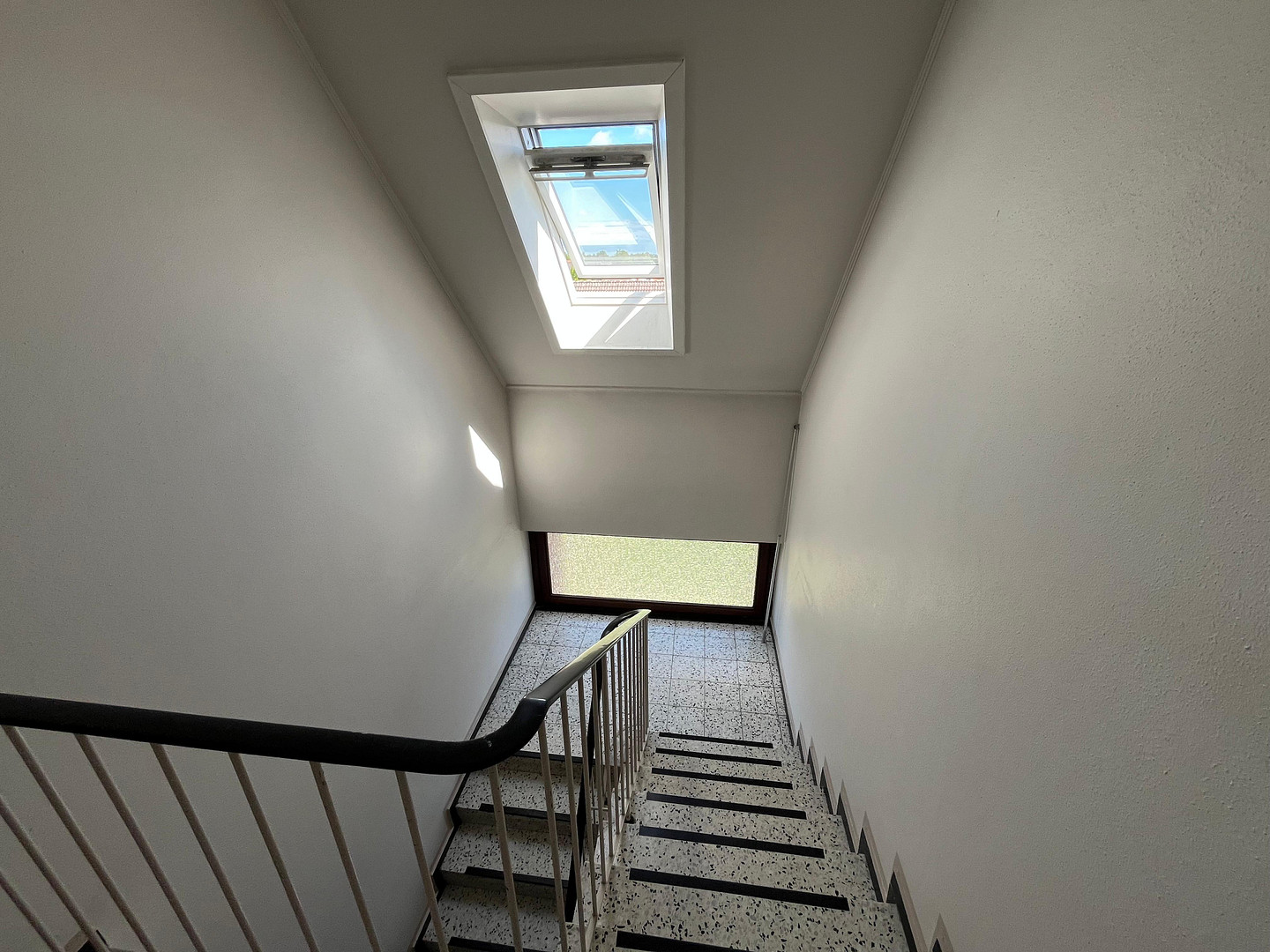 Provisionsfrei: 4-Zimmer-Dachgeschosswohnung mit Südbalkon & Garagenstellplatz in Schwachhausen – Scharnhorststraße, 28211 Bremen(Schwachhausen) – Vorschaubild 22