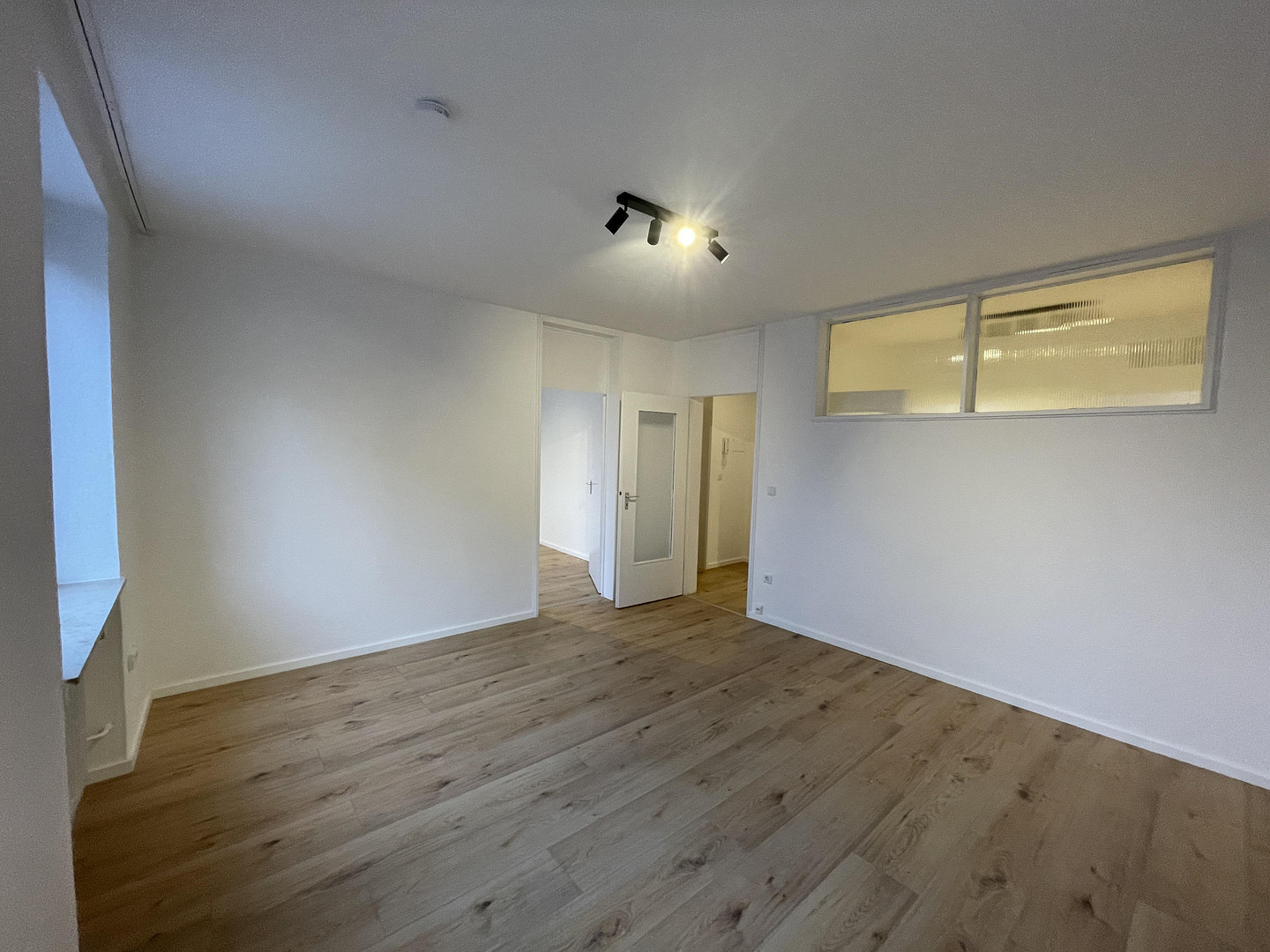 Zweitbezug nach Renovierung / 2-Zimmer Wohnung mit Einbauküche in zentraler Lage in Fürth