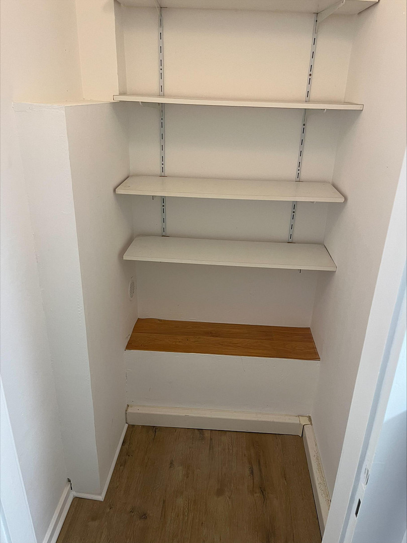 Schöne Einraumwohnung mit Einbauküche in ruhiger und zentraler Lage – Rather Kirchplatz 1, 40472 Düsseldorf(Rath) – Vorschaubild 5