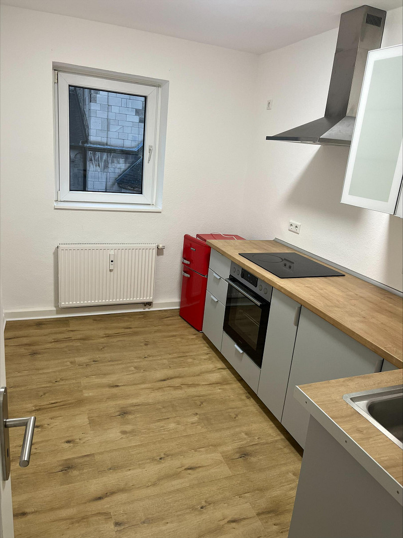 Schöne Einraumwohnung mit Einbauküche in ruhiger und zentraler Lage – Rather Kirchplatz 1, 40472 Düsseldorf(Rath) – Vorschaubild 3