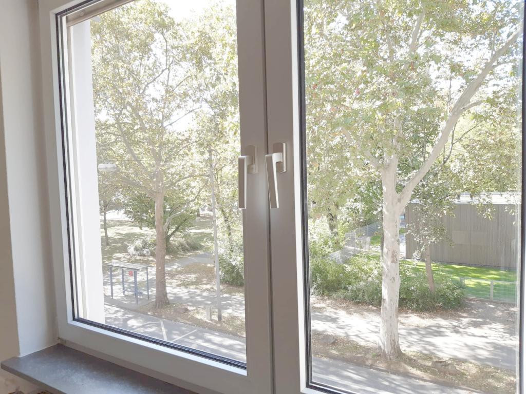 Frisch renoviert! - Sehr schöne, helle 2 Zi- Wohnung mit EBK und Balkon in Mainz - Kastel – 55252 Mainz – Vorschaubild 3