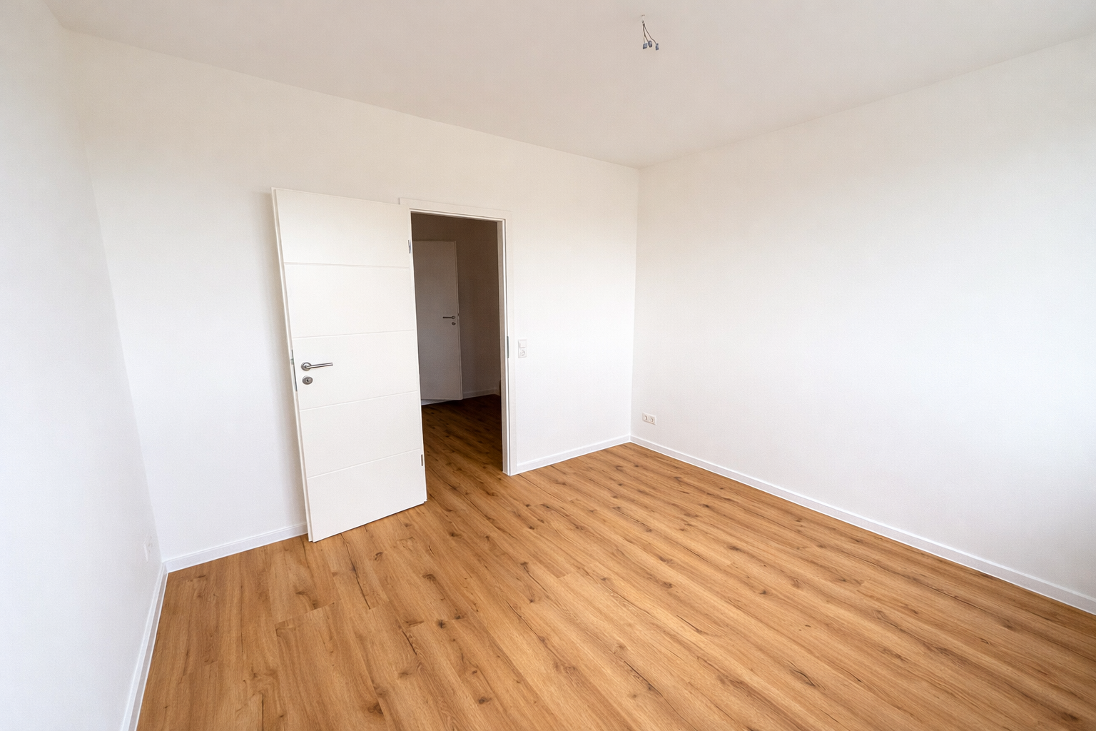 Kernsanierte 3-Zimmer-Wohnung mit moderner Einbauküche in zentraler Lage – Otto-Dix-Ring 26, 1219 Dresden(Prohlis) – Vorschaubild 8