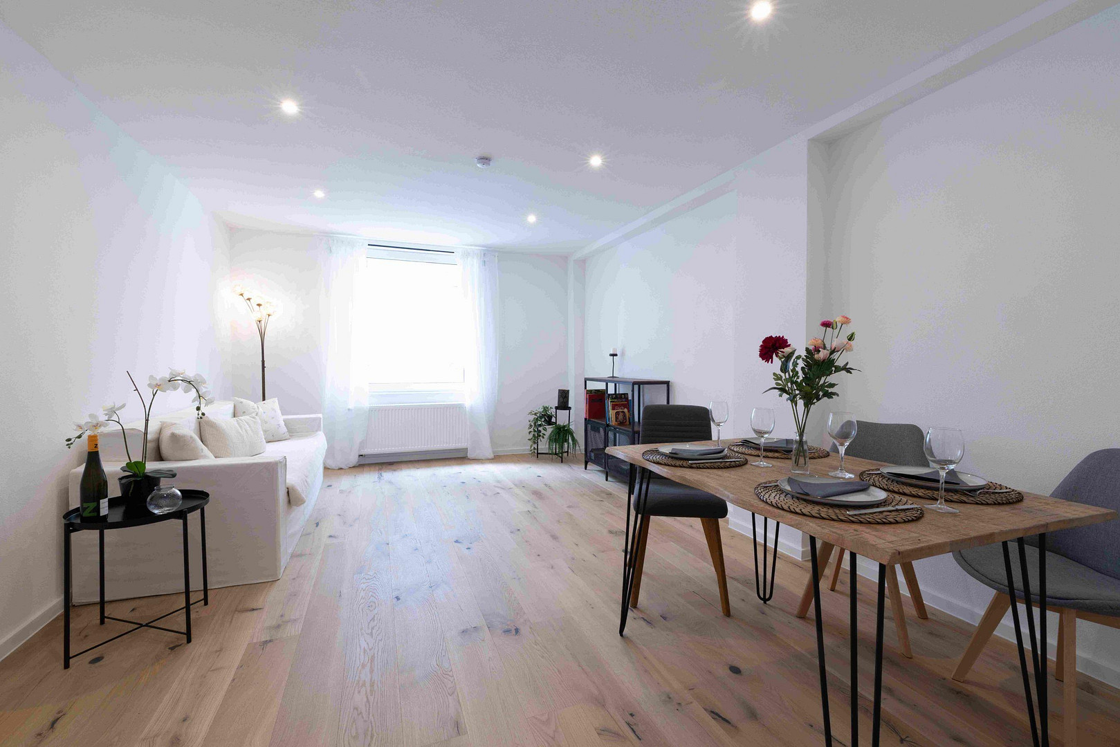 Erstbezug nach Sanierung - Stilvolle 3-Zimmer-Wohnung mit Altbaucharme in Stuttgart West – 70193 Stuttgart(West) – Vorschaubild 2