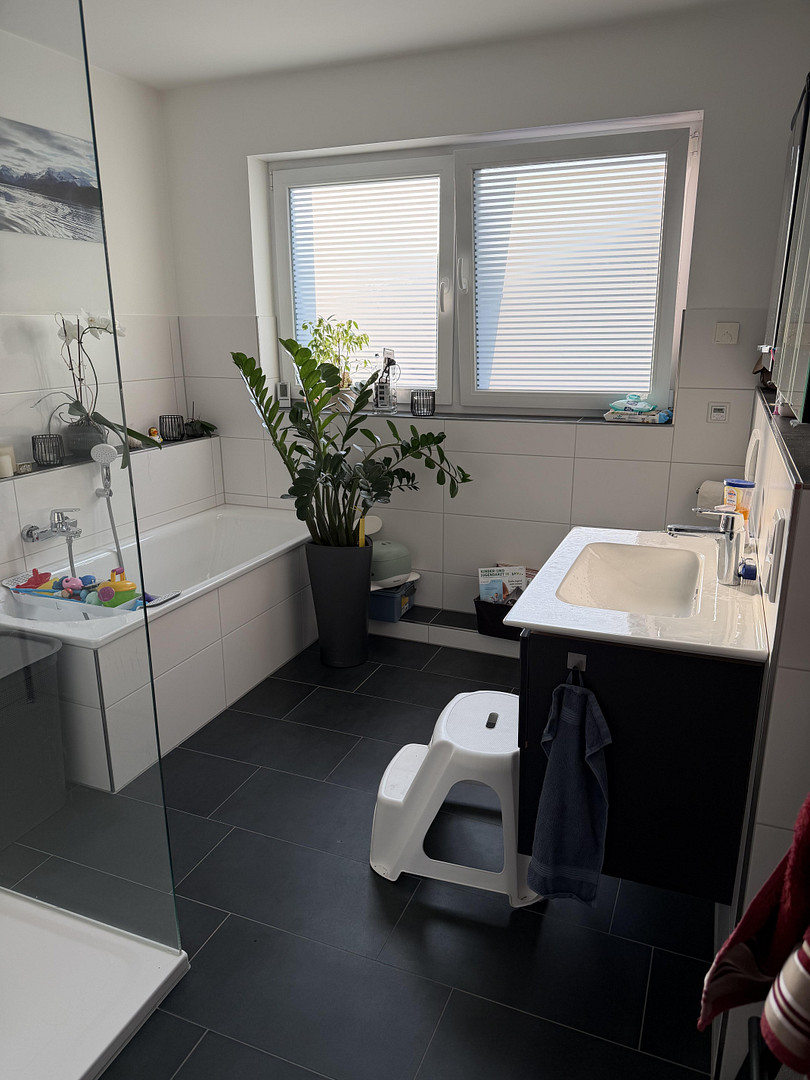 Wohnen mit Charakter: 3,5-Zimmer-Wohnung in Bochum-Wattenscheid, direkt am Stadtgarten – 44866 Bochum-Wattenscheid(Wattenscheid) – Vorschaubild 2