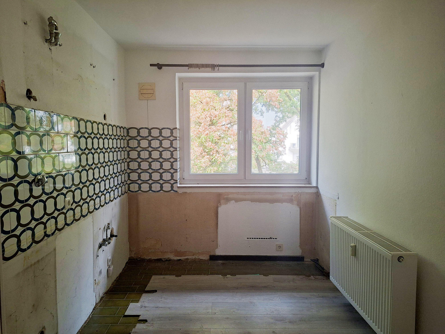 Sonniges Wohnglück mit Parkett, Balkon & frisch saniertem Wannenbad in Essen-Haarzopf – Hatzper Str. 125, 45149 Essen(Haarzopf) – Vorschaubild 6