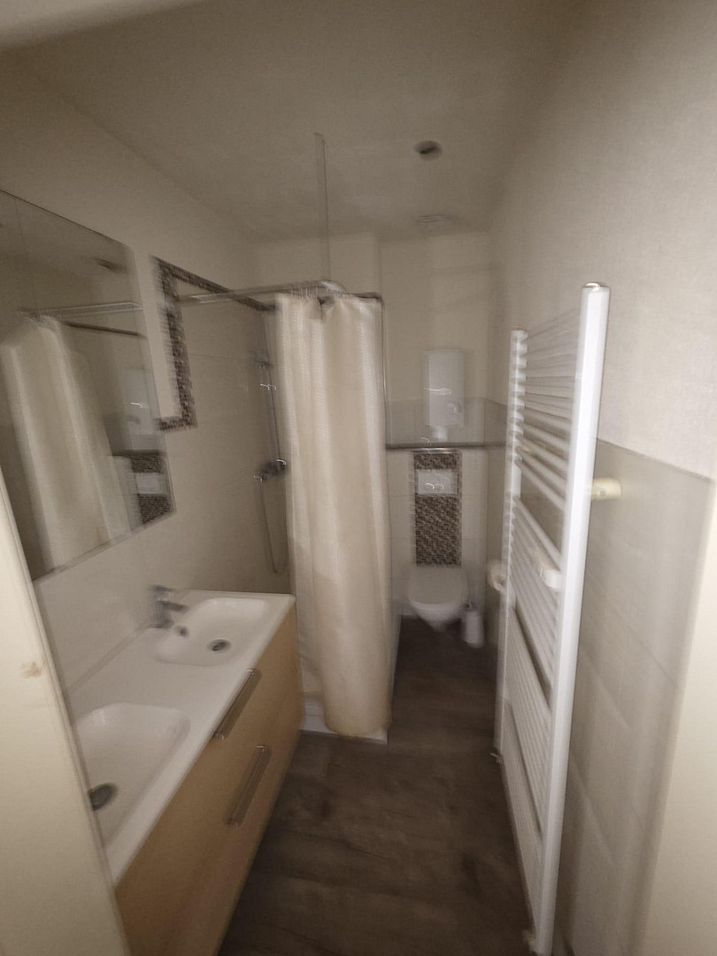 Schöne helle 2 Zimmerwohnung mit Stuckdecken – Karolingerstr. 7, 46117 Duisburg(Obermeiderich) – Vorschaubild 4