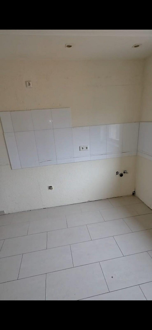 Schöne helle 2 Zimmerwohnung mit Stuckdecken – Karolingerstr. 7, 46117 Duisburg(Obermeiderich) – Vorschaubild 6