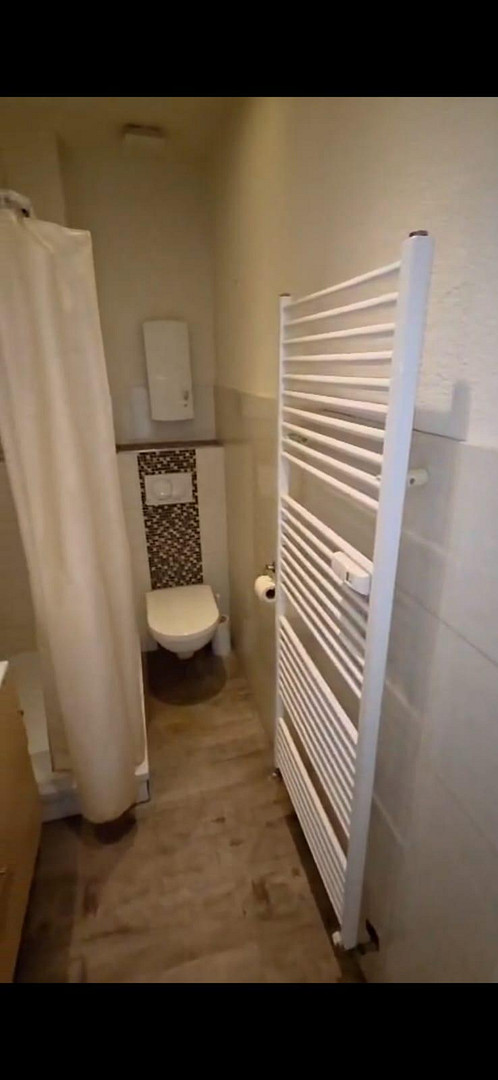 Schöne helle 2 Zimmerwohnung mit Stuckdecken – Karolingerstr. 7, 46117 Duisburg(Obermeiderich) – Vorschaubild 3