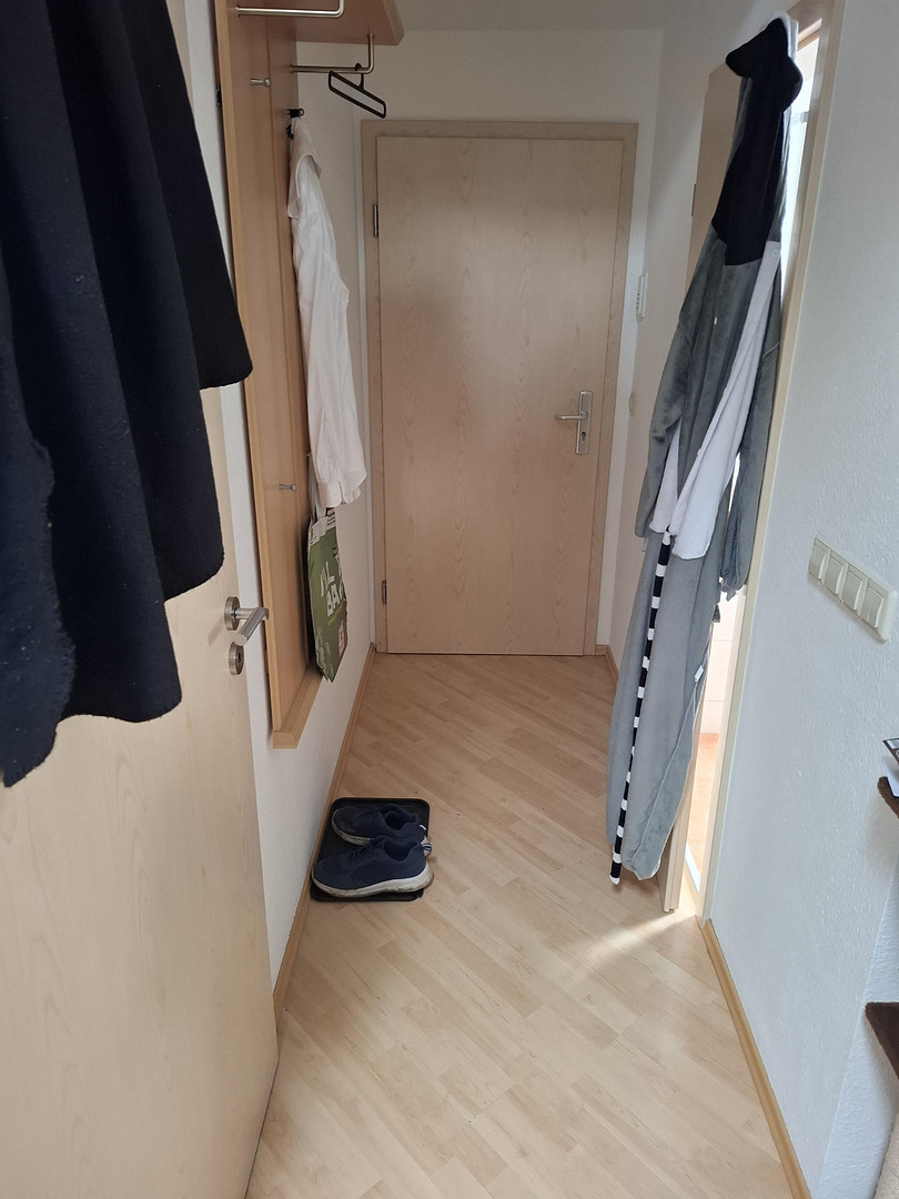 Lichtdurchflutete Dachgeschoss Wohnung | 2 Zimmer, Küche, Hochbett & Badewanne | Haustiere "Ja" – Prüssingstraße 17, 7745 Jena – Vorschaubild 3