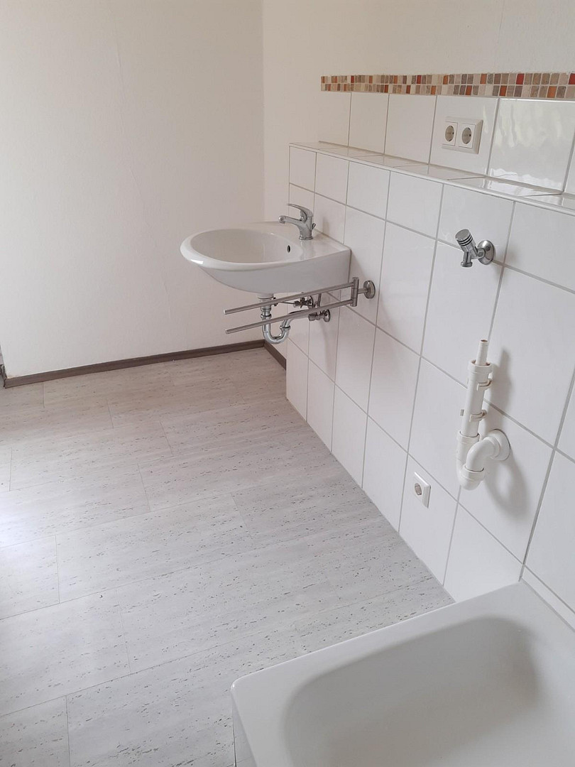 Schöne 2-Zimmerwohnung mit Balkon,Dusche,Stellplatz, neu zu vermieten – 66482 Zweibrücken – Vorschaubild 15