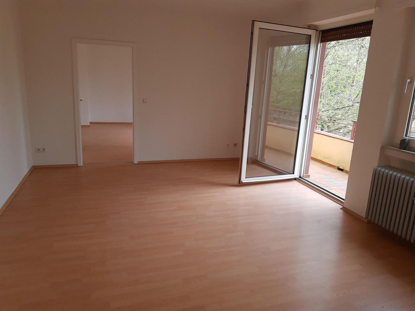 Schöne 2-Zimmerwohnung mit Balkon,Dusche,Stellplatz, neu zu vermieten