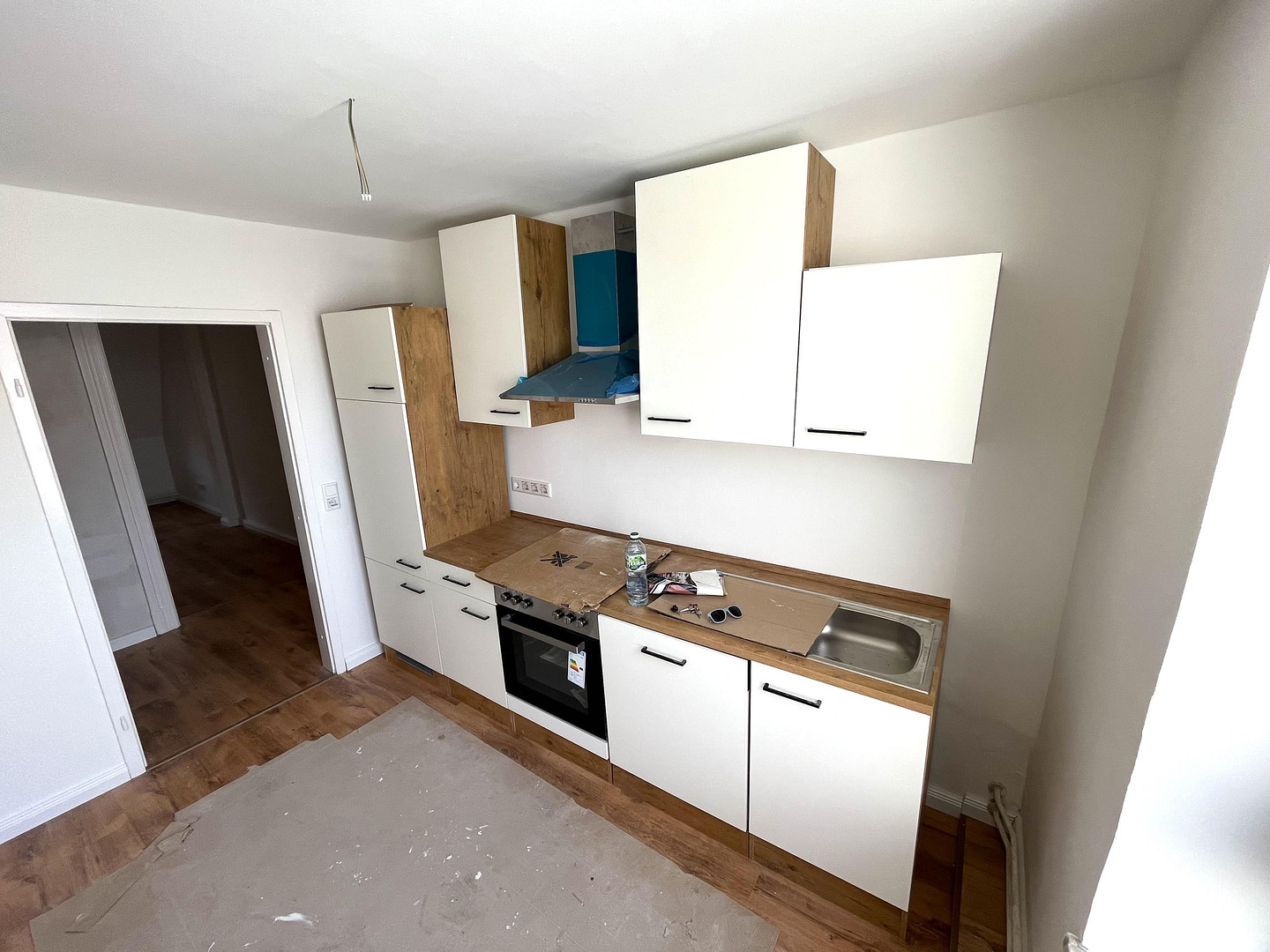 Hell, sehr zentral und mit Einbauküche: freundliche 3-Zimmer-Wohnung in Flensburg – Johanisstraße 75-77, 24937 Flensburg – Vorschaubild 2