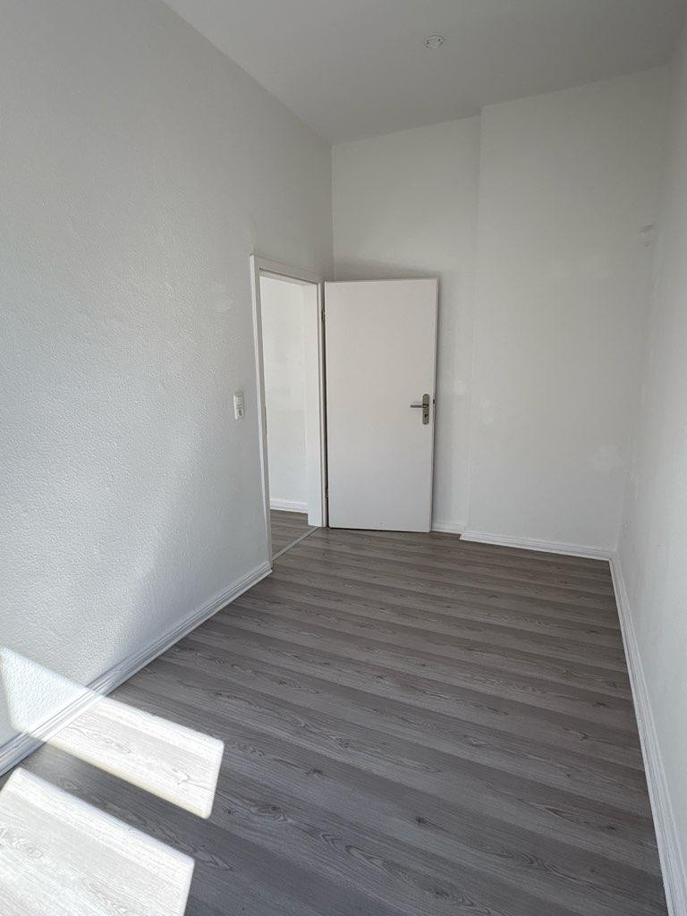 Helle 2-Zimmer-Wohnung in Wilhelmshaven – frisch renoviert – 26384 Wilhelmshaven – Vorschaubild 3