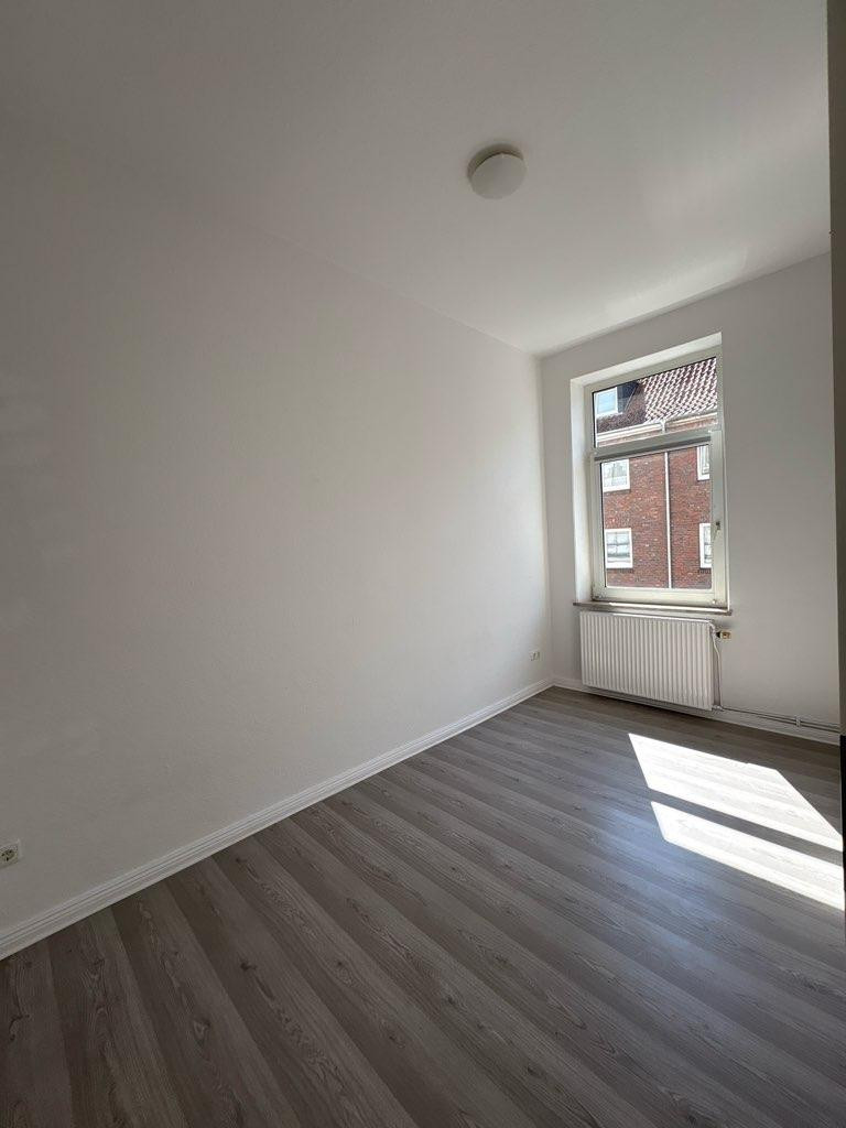 Helle 2-Zimmer-Wohnung in Wilhelmshaven – frisch renoviert – 26384 Wilhelmshaven – Vorschaubild 2